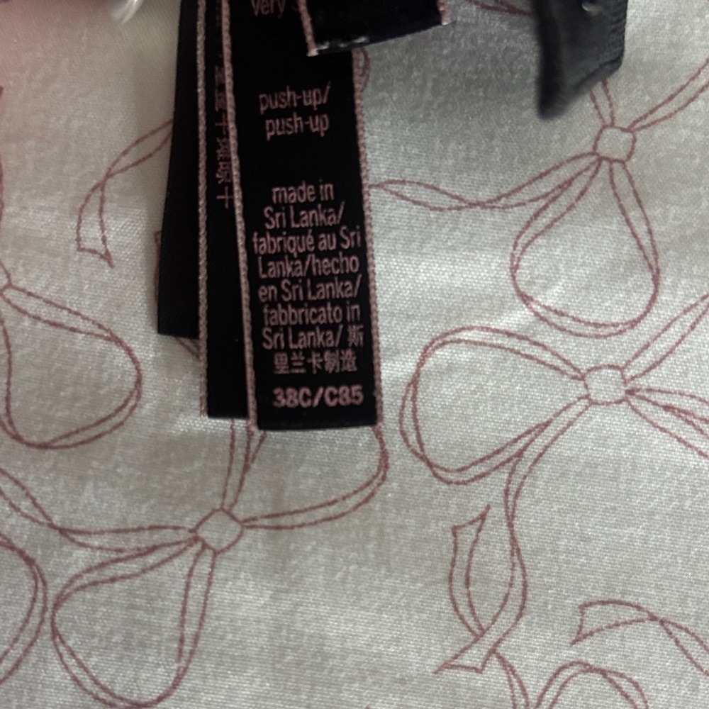Elegant Victoria secret push up Black Lace Bra with rhinestone straps - Picture 7 of 8